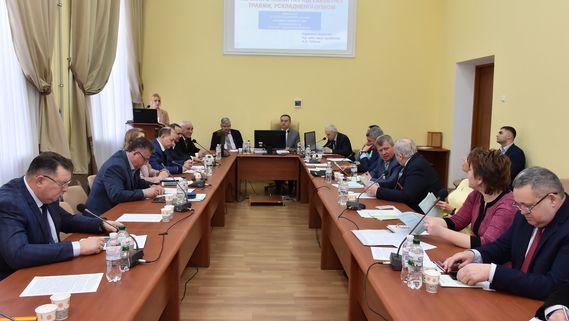 https://stage.moz.gov.ua/img/6dd676cb-1708-4ce7-8601-5502c5ef2d6c/38329-distancijni-centri-ternopil.jpg?fm=jpg&q=80&fit=max&crop=569%2C321%2C0%2C48